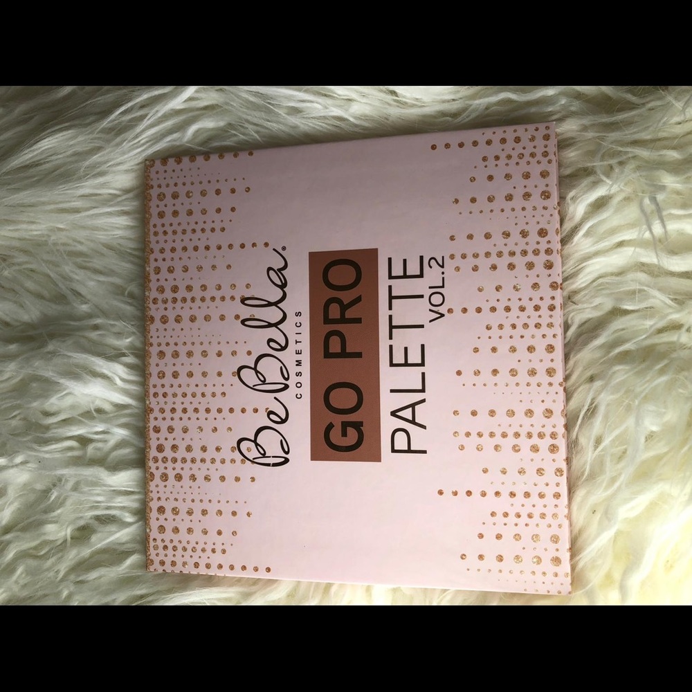 Bébela eyeshadow palette